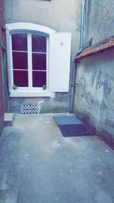 Le Black And White Centre-ville Historique Apartment *